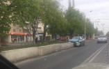 В Одессе иномарка влетела в бетонное ограждение