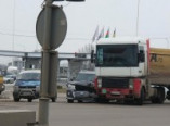 В Одессе столкнулись грузовик и легковушка (фото)