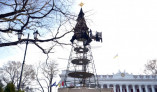 В Одессе устанавливают главную городскую ёлку