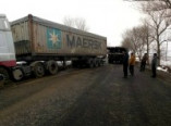 Зерновоз заблокировал движение в Одесской области (фото)