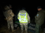 Одесские пограничники поймали браконьеров с уловом атерины