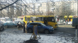 В Одессе не поделили дорогу логковушка и маршрутка
