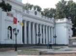 Сессия одесского горсовета продолжается в "заминированном" здании мэрии