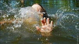 На водоймі в Одеській області мало не потонули діти