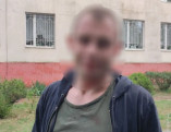 В Одессе пьяный мужчина угрожал прохожим оружием