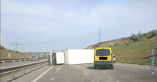 На Объездной дороге в Одессе перевернулся грузовик