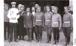 Штабс-капитан Греков (крайний справа)