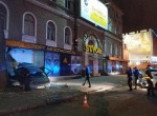 В Одессе гонщик на иномарке влетел в оружейный магазин (фото)