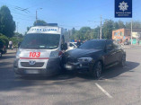 В Одессе БМВ не уступил дорогу скорой