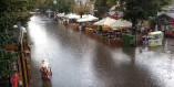 Непогода в Одессе превратила улицы в реки
