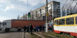 Фура сбила двух пешеходов нв Суворовском районе Одессы