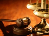 Экс-судья обвиняется в принятии десяти неправомерных решений