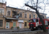 В центре Одессы спасли от огня жилой дом
