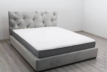 Двуспальная кровать с подъемным механизмом: плюсы модели