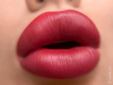 Перманентний макіяж губ: мистецтво, на межі естетики та технології