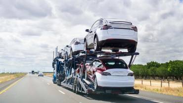 Імпорт легкових автомобілів в Україну зріс на 12,5%: третину займають електромобілі