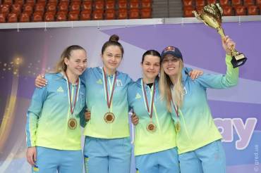 Одеські шаблістки завоювали у складі збірної України золоту медаль