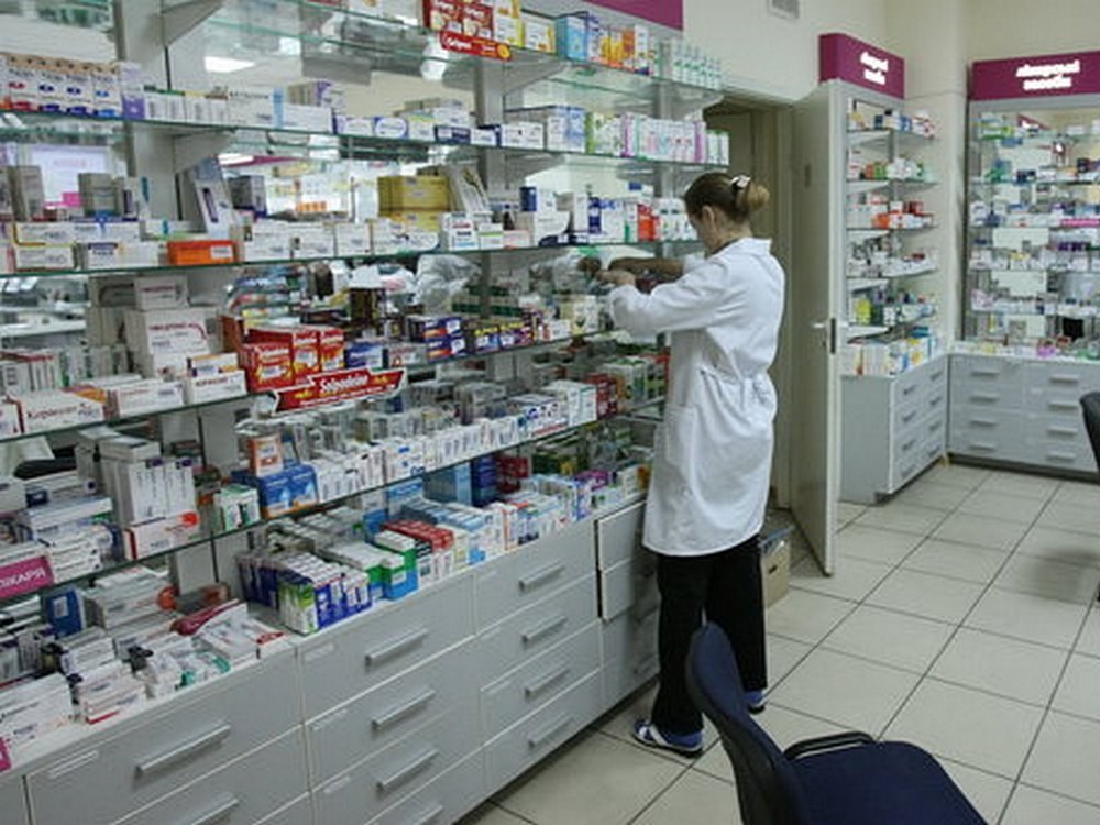 Аптека на одесской. Украинская аптека. Специалист лекарств. Аптека Украина. Аптека по украински.