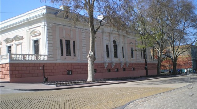 Морской музей и мостовая