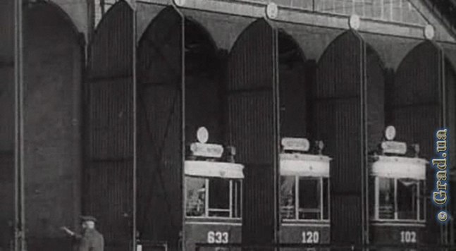 Трамваи в депо