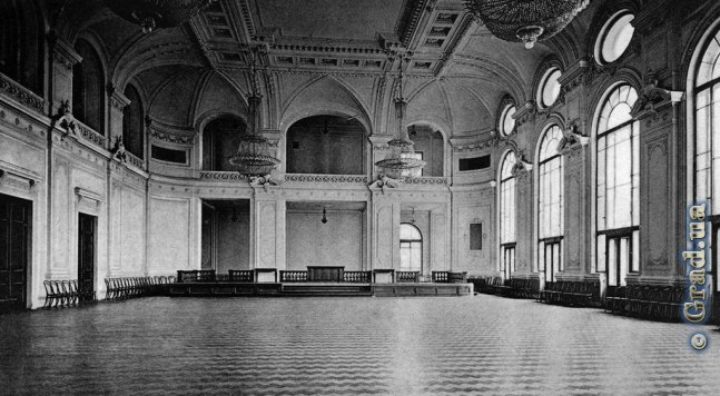 Актовый зал института