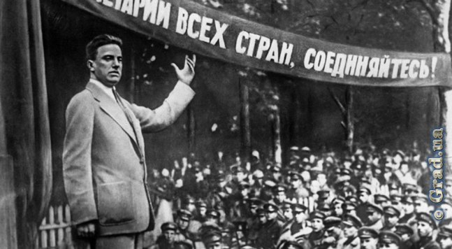 Маяковский на сцене