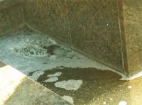 Вандалы залили фонтан «Петя и Гаврик» мыльным раствором Фото - 2