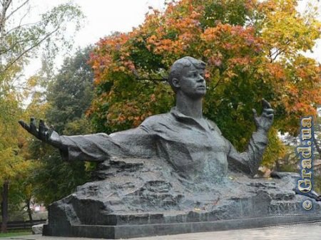 Сергей Есенин памятник в Рязани
