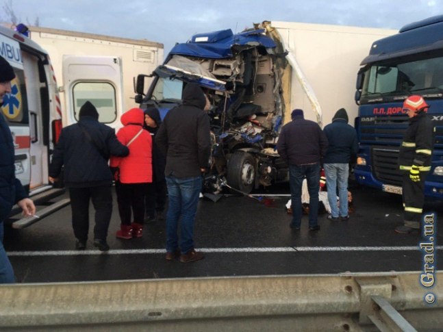 На трассе «Одесса – Киев» столкнулись 10 машин и пассажирский автобус Фото-3
