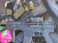 Винтовки, пистолеты и патроны: сюрпризы в автомобилях с аукционов США фото 2