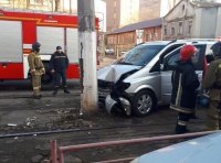 ДТП на Пересыпи: автомобиль врезался в столб фото 3