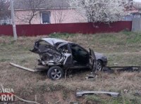 Nissan Maxima врезался в дерево на трассе Одесса – Рени