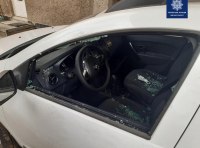 На Французском бульваре разбили стекла и обворовали 4 машины