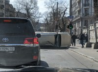 ДТП центре Одессы: на Большой Арнаутской перевернулся джип