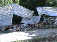 В Одессе трамвай врезался в забор частного дома фото 2