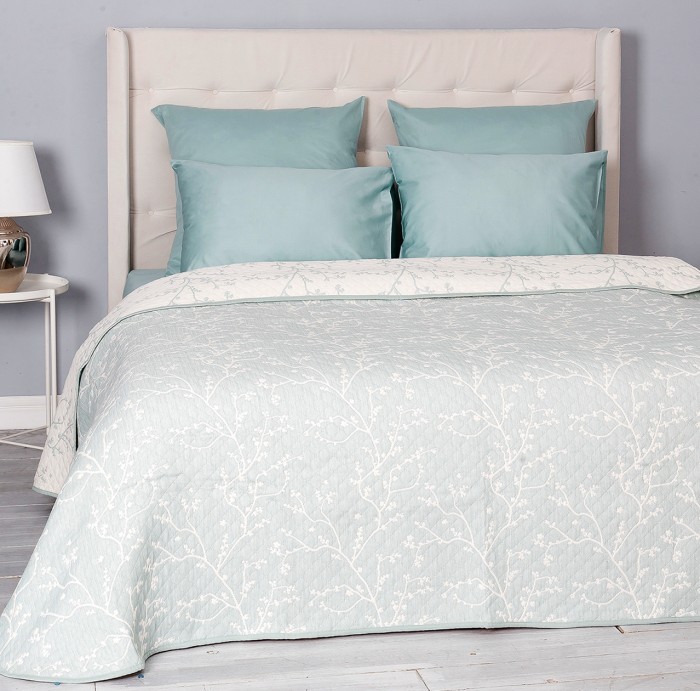 Покрывало на кровать или диван: особенности выбора