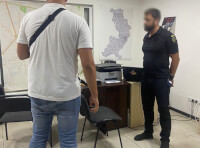 Службовець