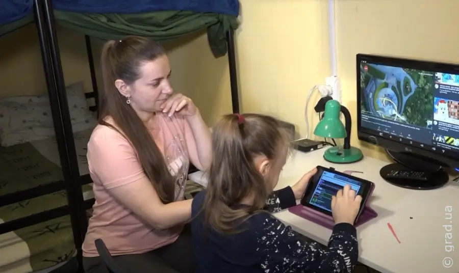 Сім'я переселенців - Надія Корнійчук з донькою Дашею