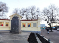 демонтаж памятника Суворову