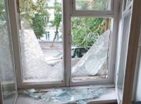 разбитое окно