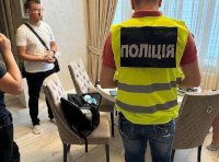 Правоохоронці провели обшуки у ході яких було виявлено докази протиправної діяльності_2