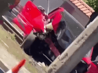 автомобиль врезался в столб