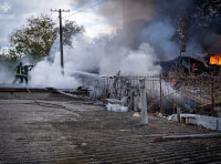В Хаджибейському районі міста по вулиці Радісна загоріли гаражи_4
