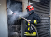 В Хаджибейському районі міста по вулиці Радісна загоріли гаражи_1