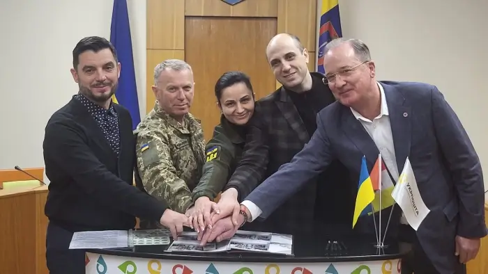 В Одесі провели спец погашення поштової марки «І буде весна» зі знаковими світлинами війни_1