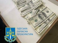 В Одеській області викрили працівника міграційної служби, який зловживав службовим становищем_2