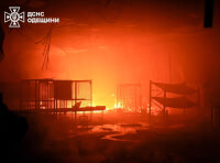 Через ракетний удар спалахнула масштабна пожежа, яку ліквідували вогнеборці_5