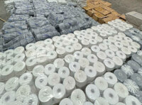 Детективи БЕБ України викрили масштабне підпільне виробництво взуття та одягу