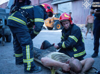 На території порту виникло руйнування складської будівлі_4