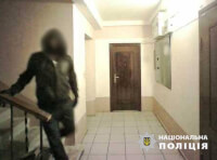 Поліцейські затримали двох жителів Дніпропетровщини за спробу підпалити три квартири в Одесі